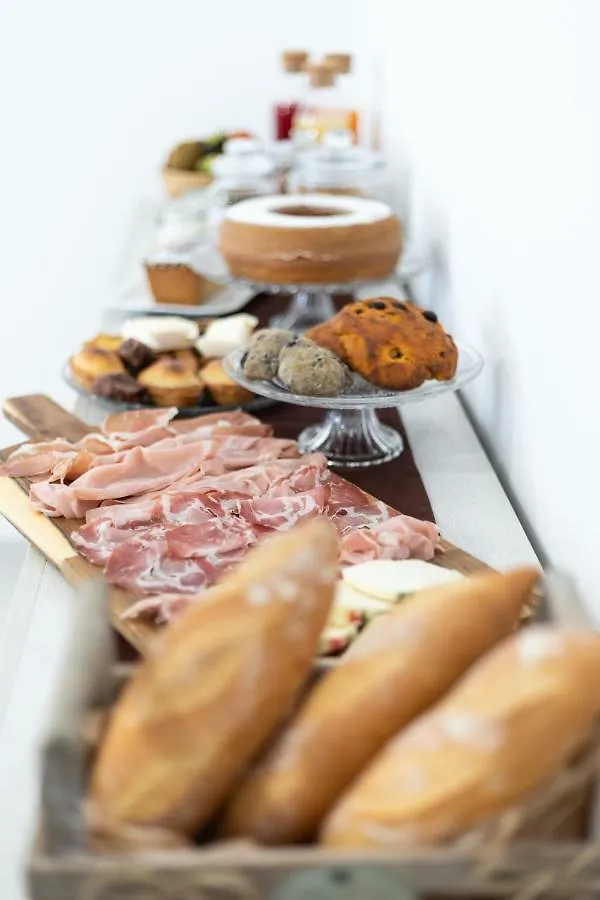 Bed and Breakfast Li Cetti Лечче